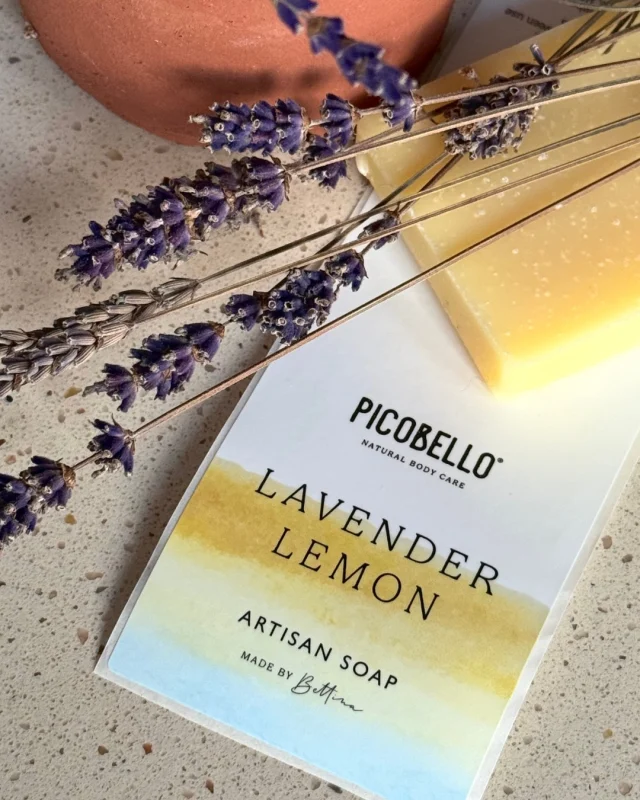Our Lavender & Lemon Soap Bar – a bestseller for a reason! 💛💜
If you’re after something refreshing yet calming, this is the perfect balance. The soothing scent of lavender meets the bright, uplifting touch of lemon - the perfect way to brighten up your skincare routine.🍋🌿