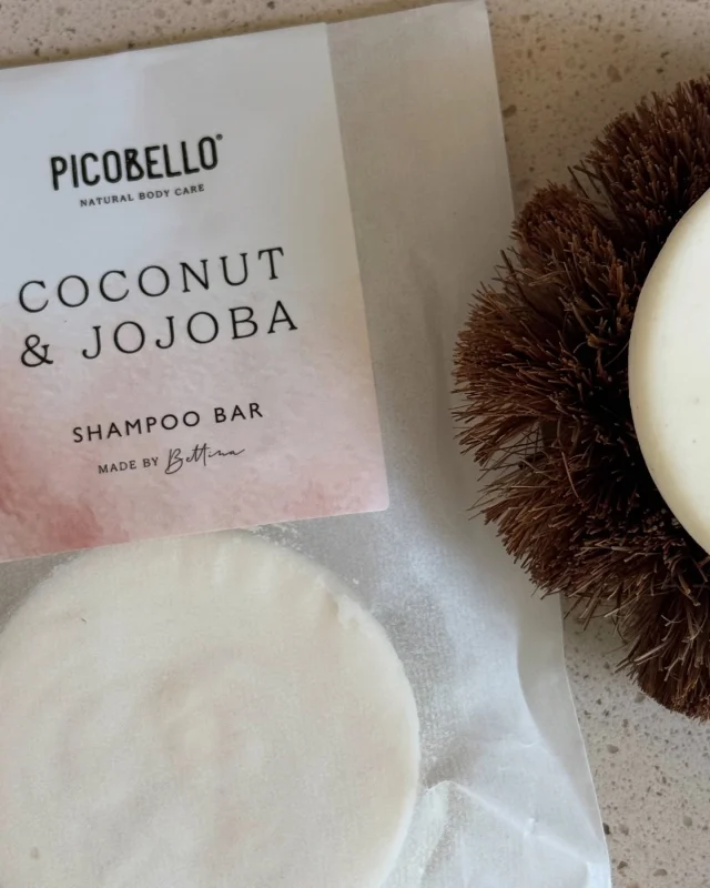 Coconut and Jojoba shampoo bar ✨

It’s finally on our website and available to order! Not had a look yet? Check the link in our bio 🔗