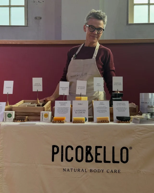 Hi, I’m Bettina — the maker behind Picobello 🤍Every soap you see here has been poured and cut by hand with care and intention. I believe simplicity is a form of beauty, and I hope each bar brings a little calm and joy into your day 🫧